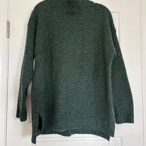 WELL WORN Cozy Green Women's Sweater